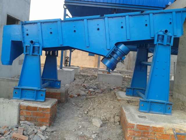 直線(xiàn)振動(dòng)篩組成